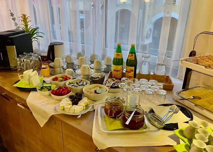 'zum Alten Turm' 여관 2*