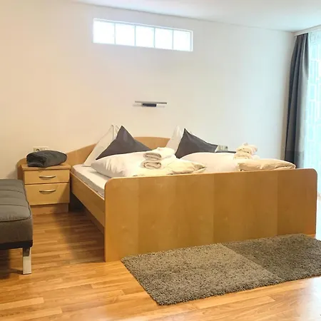 'zum Alten Turm' 宾馆