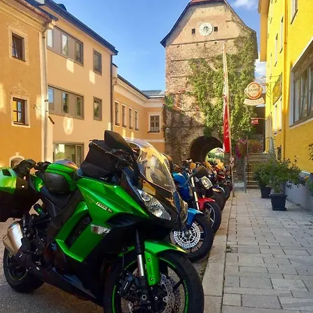 'zum Alten Turm' 宾馆