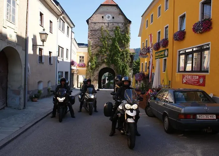 'zum Alten Turm' Värdshus